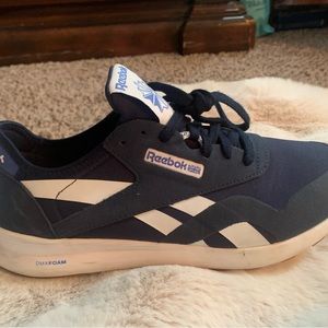 Reebok Size 10 Womens Athletic Shoe